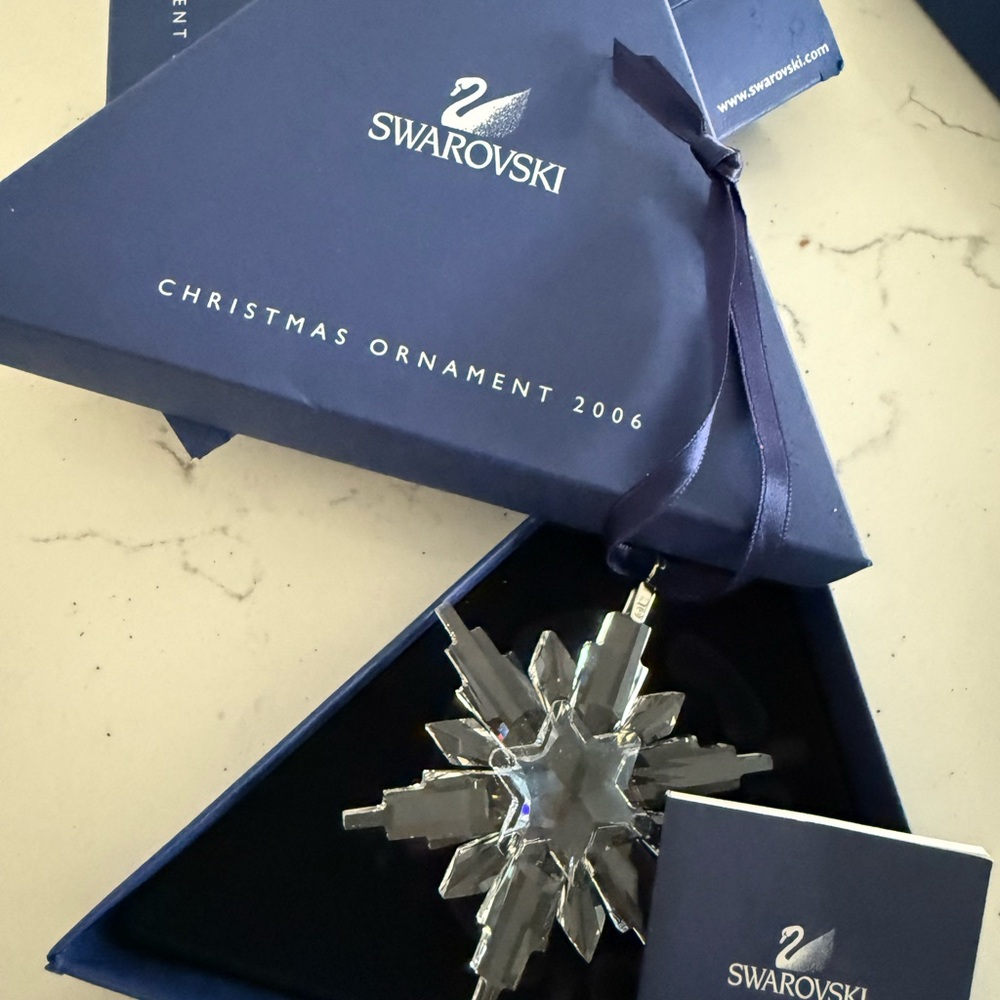 NIB 2006 new in box Swarovski Crystal Christmas Ornament Holiday collection